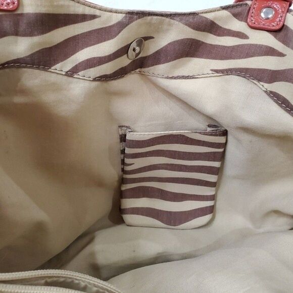 Relic Tomato Red Faux Leather Pinstripe Shoulder Bag - Picture 6 of 11